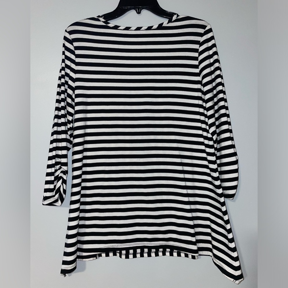 🖤Notations Black and White Striped Women's Top - Picture 3 of 3